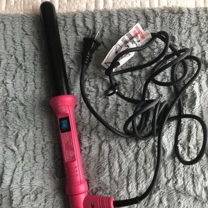 NUME pink classic hair wand
